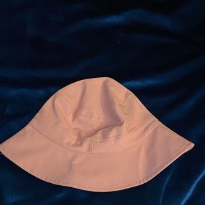 Bucket hat